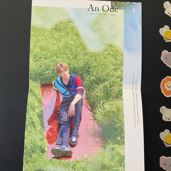 KPOP - SEVENTEEN - FOLDED POSTER - Picture 3 of 6